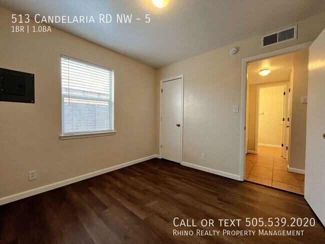 Foto del edificio - 513 Candelaria Rd NW