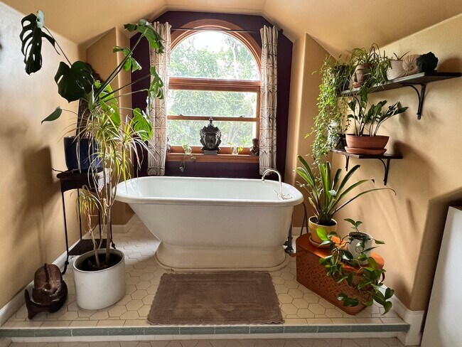 Foto del edificio - 616 W Mulberry St