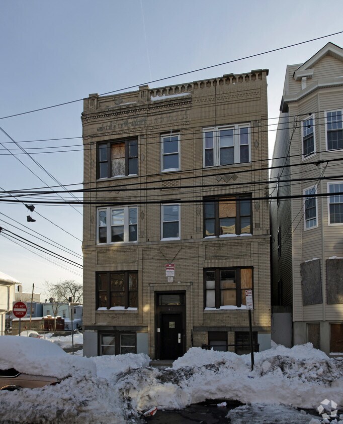 Building Photo - 615 Bramhall Ave