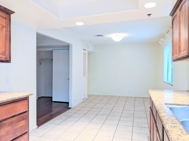 Dining Area - 27 Palmetto Dr