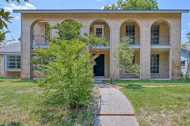 Building Photo - 2814 E Pebble Beach Dr
