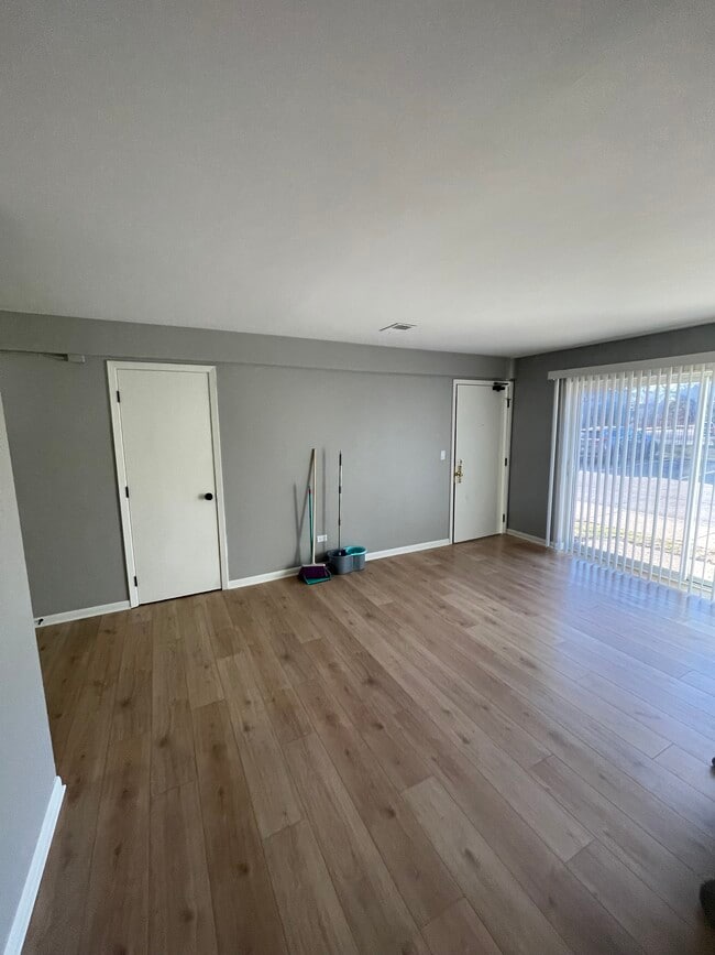 Fotografía del edificio - 1705 W Mansard Ln