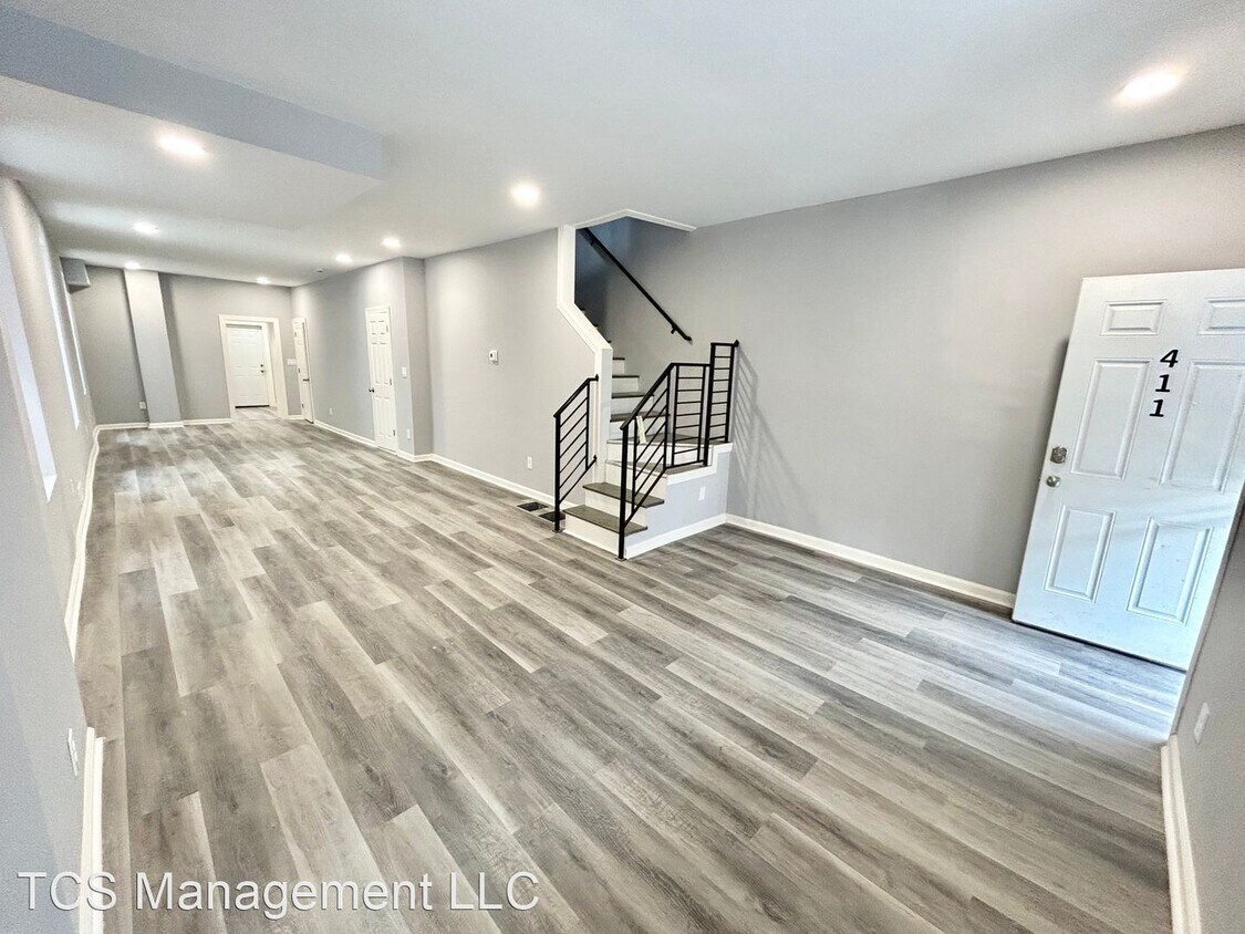 Primary Photo - 3 br, 2.5 bath House - 411 North Salford S...