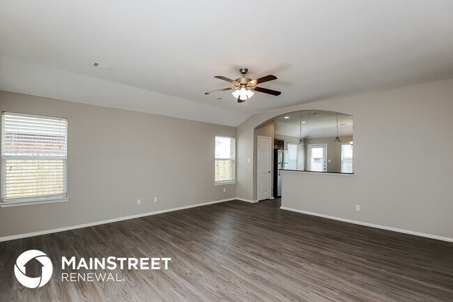 Foto del edificio - 421 Crescent Creek Ln