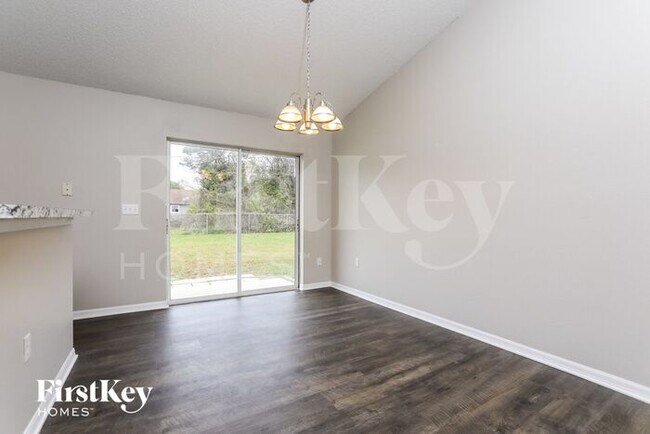 Foto del edificio - 3324 Sanborn Ln