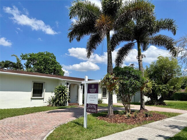 Foto del edificio - 7500 SW 133rd Ave