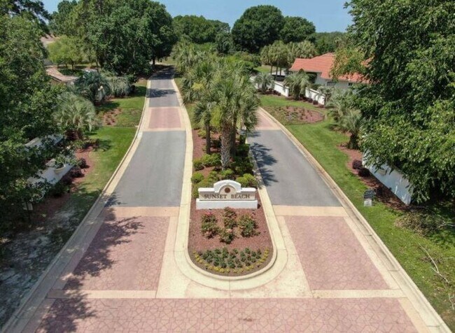 Foto del edificio - 4321 Sunset Beach Blvd