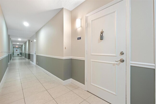 Foto del edificio - 2424 SE 17th St