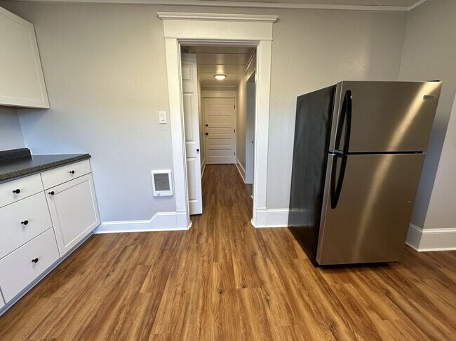 Foto del edificio - 2421 Rucker Ave