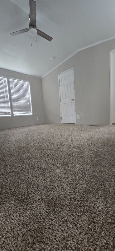 Building Photo - 1120 N Vista Dr