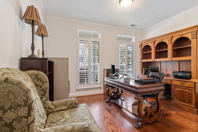Building Photo - Gated Home in Franklin!