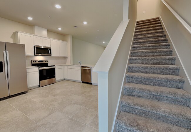 Building Photo - 461 Beryl Cv
