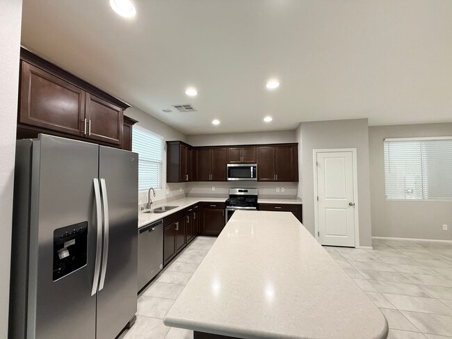 Building Photo - 3/BD 2.5/BA Home with Spacious Backyard in...