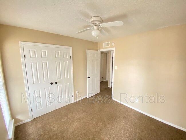 Building Photo - 4386 Davidcrest Dr