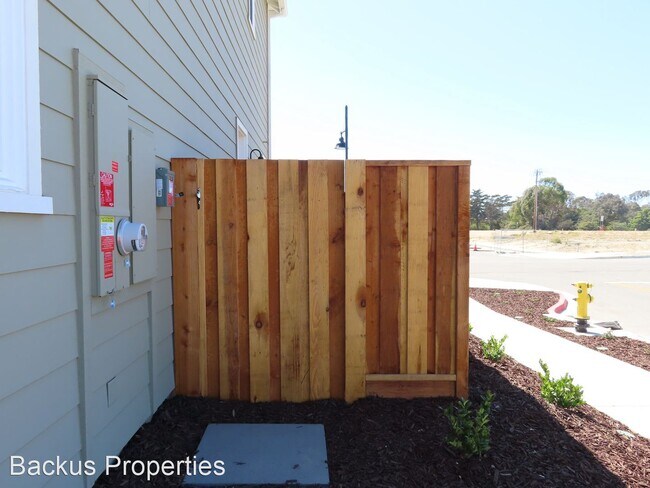 Building Photo - 3 br, 2.5 bath House - 2774 4th Ave.