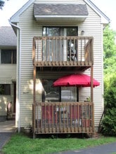 Building Photo - 11 Cove View Dr