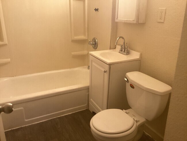 Foto del edificio - 2135-2137 N. 48th St
