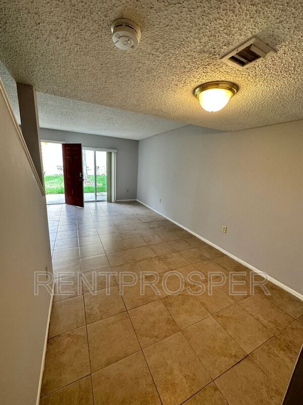Building Photo - 4211 S Semoran Blvd