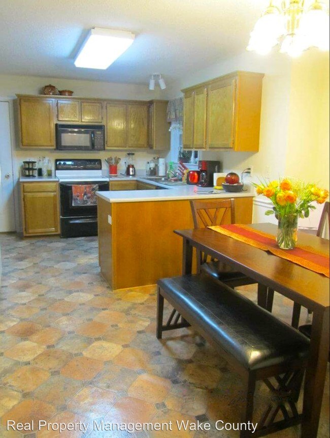 Building Photo - 1113 Cane Creek Dr