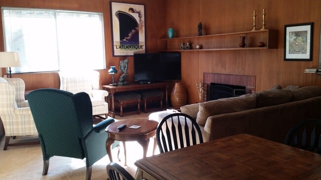 50" Samsung Smart TV - 1850 Shuey Ave