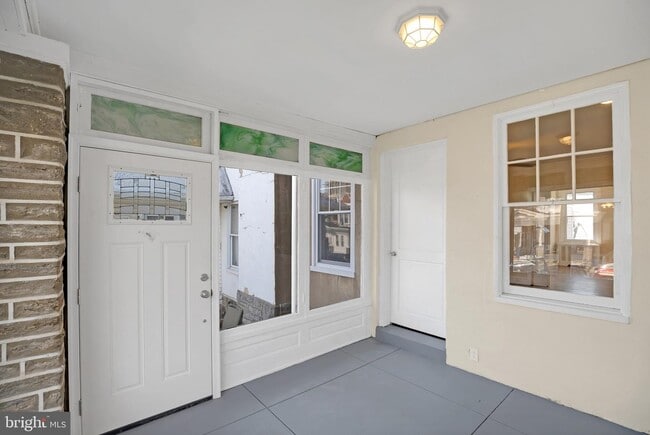 Building Photo - 5240 N 15th St