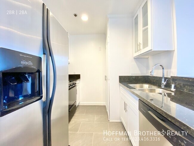 Foto del edificio - 649 S Ridgeley Dr