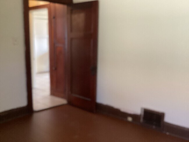 Foto del edificio - 3888-3890-3890 N Vel R. Phillips Ave