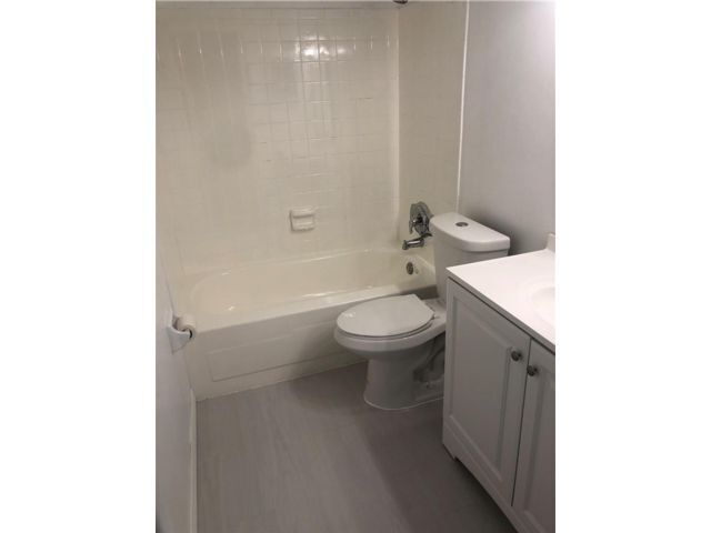 Foto del edificio - 4140 Woodside Dr