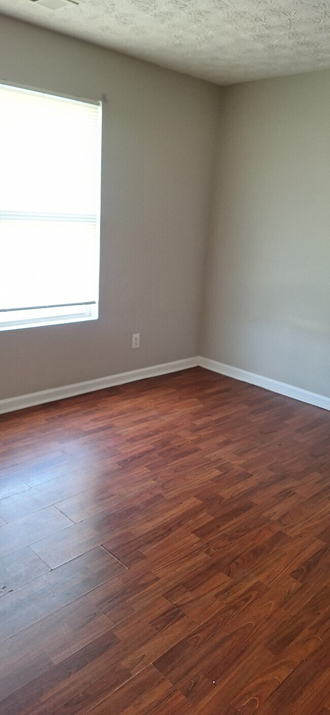 Foto del edificio - 8301 Waldrop Pl