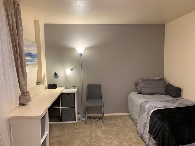 Foto del edificio - 2536 Forest Park Dr