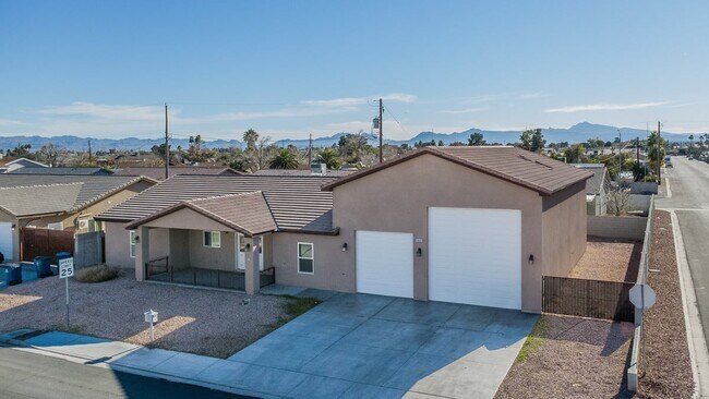 Foto del edificio - RV GARAGE | Single Story | Furnished Or Unfurnished