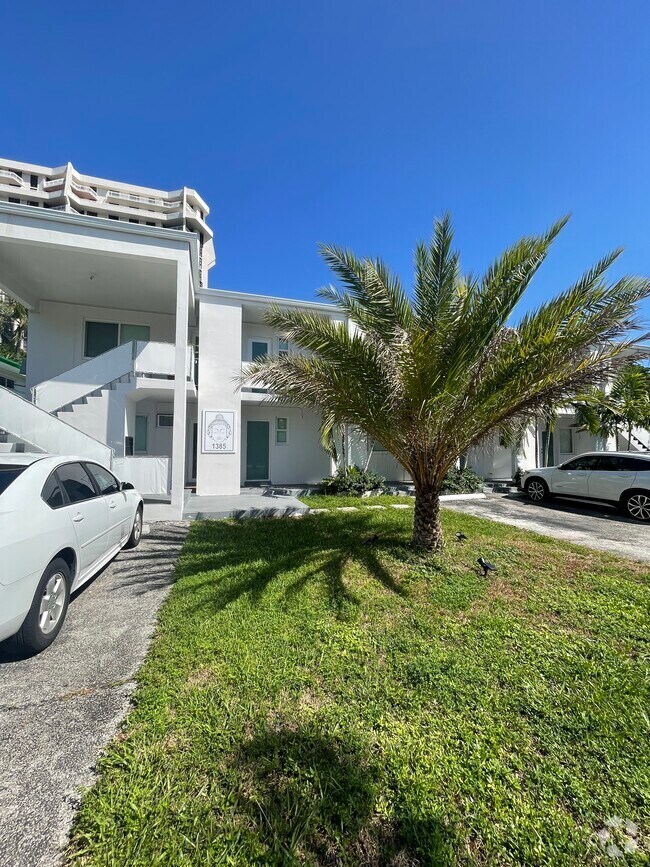 The Towers of Quayside Houses under 1,000 Miami, FL 21 Homes