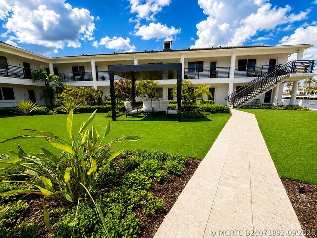 Building Photo - 1035 Spanish River Rd