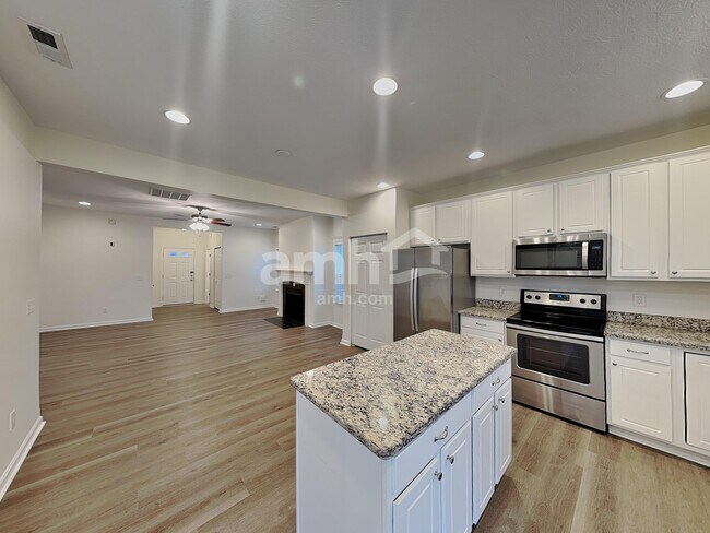 Foto del edificio - 524 Corbel Dr