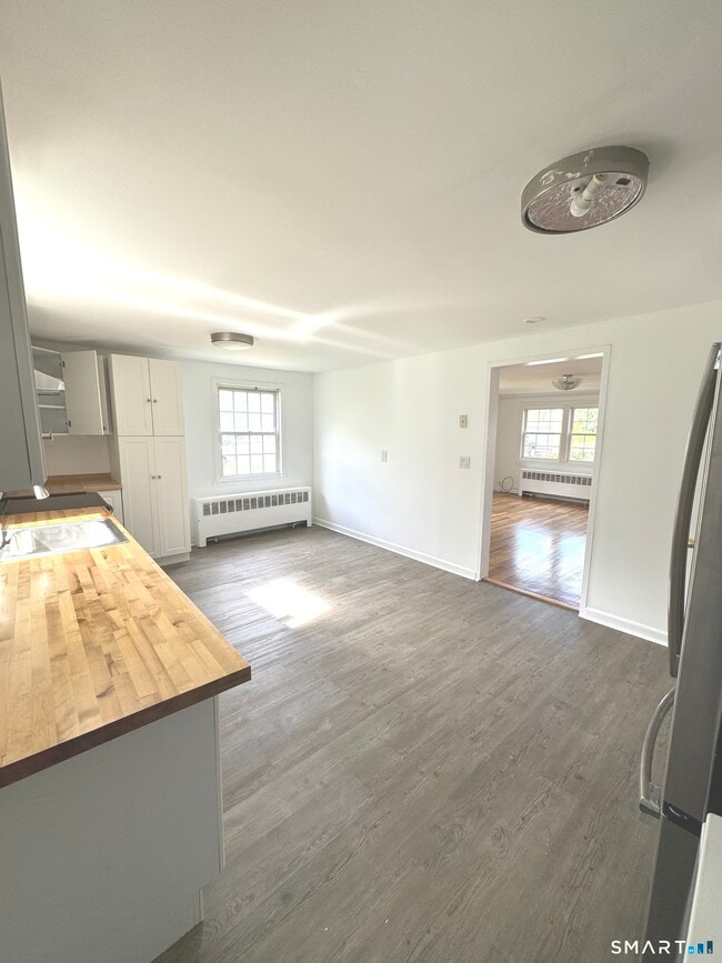 Building Photo - 110 Dirienzo Heights