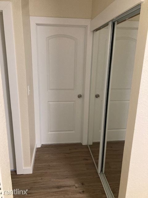 Foto del edificio - 2 br, 1 bath Duplex - 2451 7th Street B