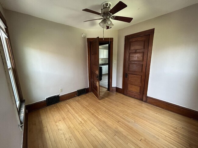 Foto del edificio - 514 E Johnson St