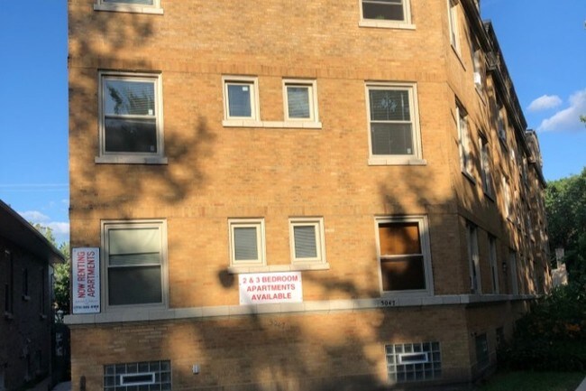 Foto del edificio - 5047 N Central Park Ave