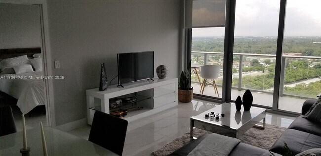 Foto del edificio - 16385 Biscayne Blvd