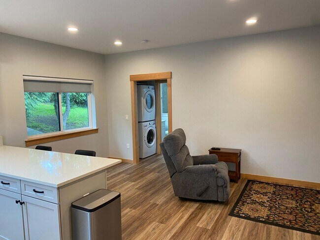 Building Photo - Brand New One Bedroom in Anacortes