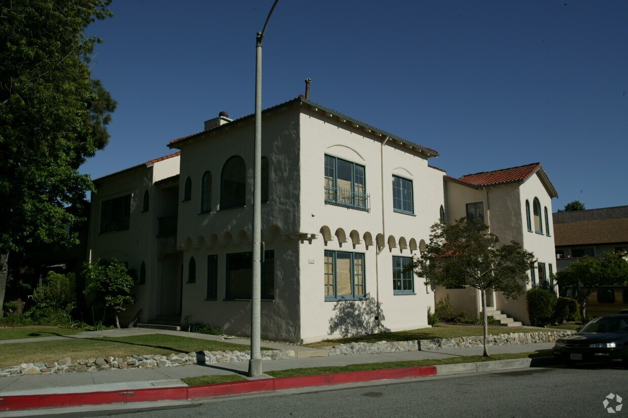 Building Photo - 222 N Chevy Chase Dr