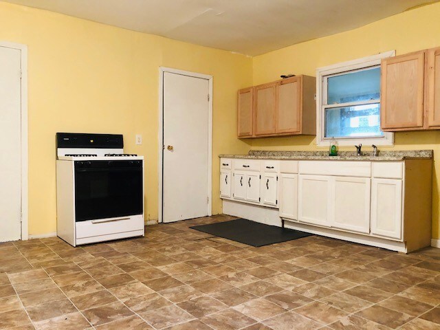 Primary Photo - 259 Shumway St