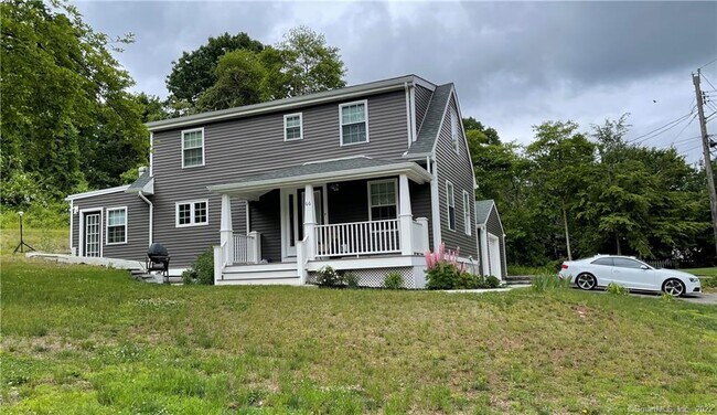 Building Photo - 66 Strong St Ext