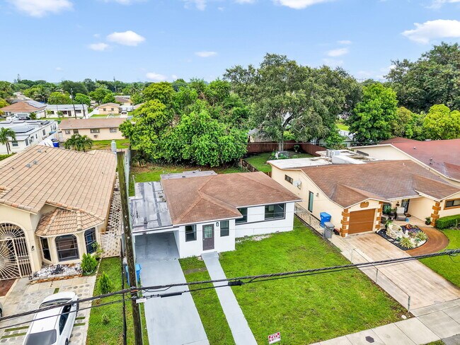 Foto del edificio - 5015 SW 25th St