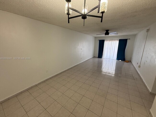 Foto del edificio - 17101 NW 57th Ave