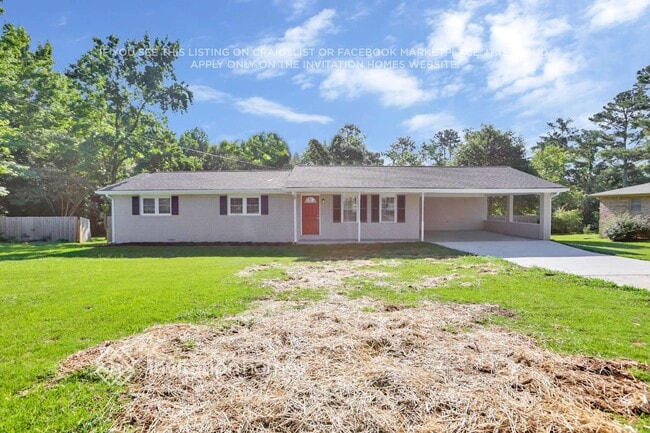 Building Photo - 3899 Summit Dr