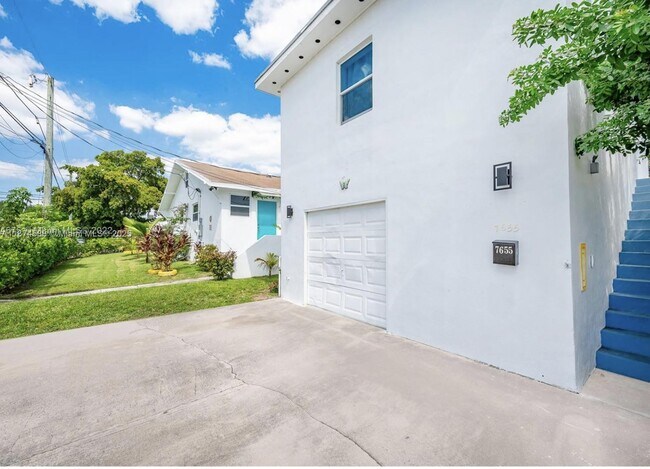 Foto del edificio - 7655 NW 4th Ct