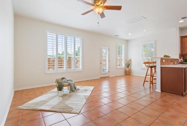 Building Photo - 97 Verde Ranch Loop