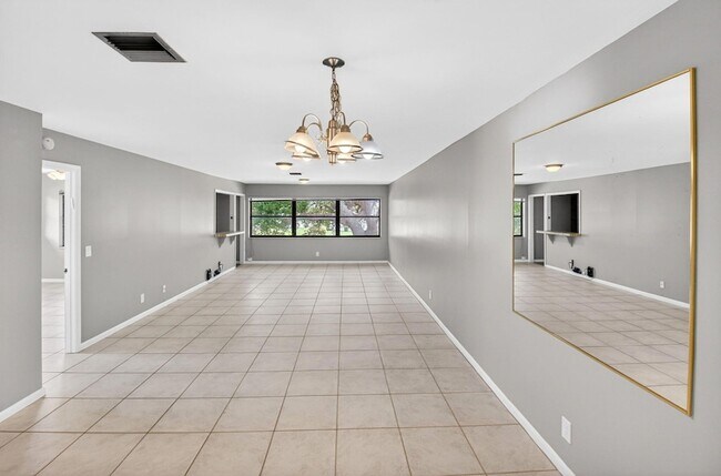 Foto del edificio - 3011 SW 21st Terrace