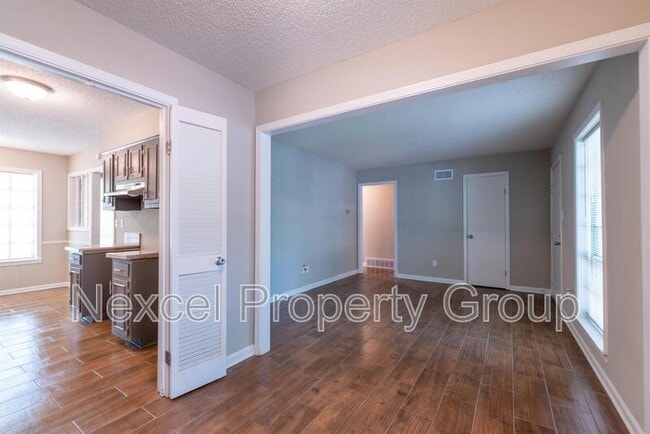 Building Photo - 4262 Sunnyslope Dr